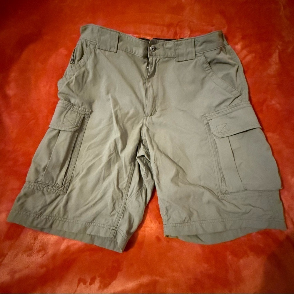 Duluth Trading Co Mens Olive Green Nylon Cargo Shorts Size Large Multi-Pocket